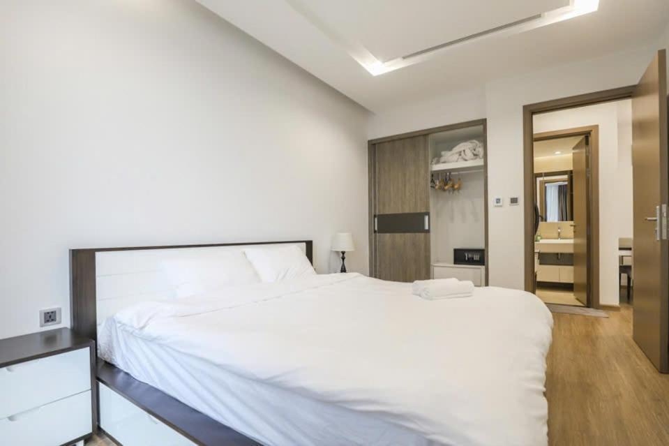 Luxury Apartment In Vinhomes Metropolis Hanoi Exterior photo